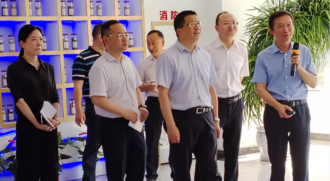 四川證監(jiān)局黨委書記、局長唐理斌一行來公司調(diào)研